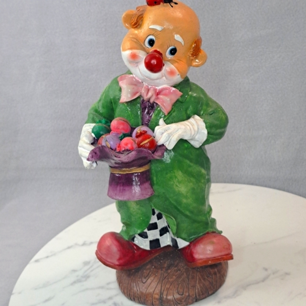 Cute Decorative Clown Porcelain with Hat filled with Balls for Holidays & Events